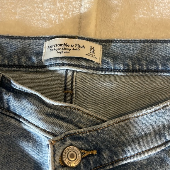 Abercrombie super skinny ankle Jean - Picture 3 of 3